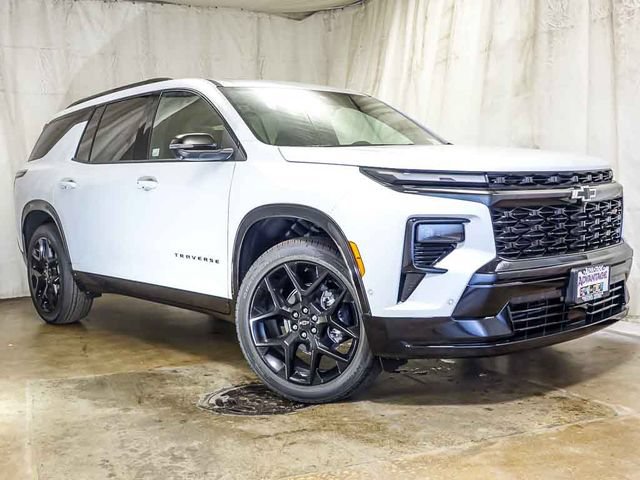 New 2026 Chevrolet Traverse RS w/ LPO, Floor Liner Package AWD/4WD image 2