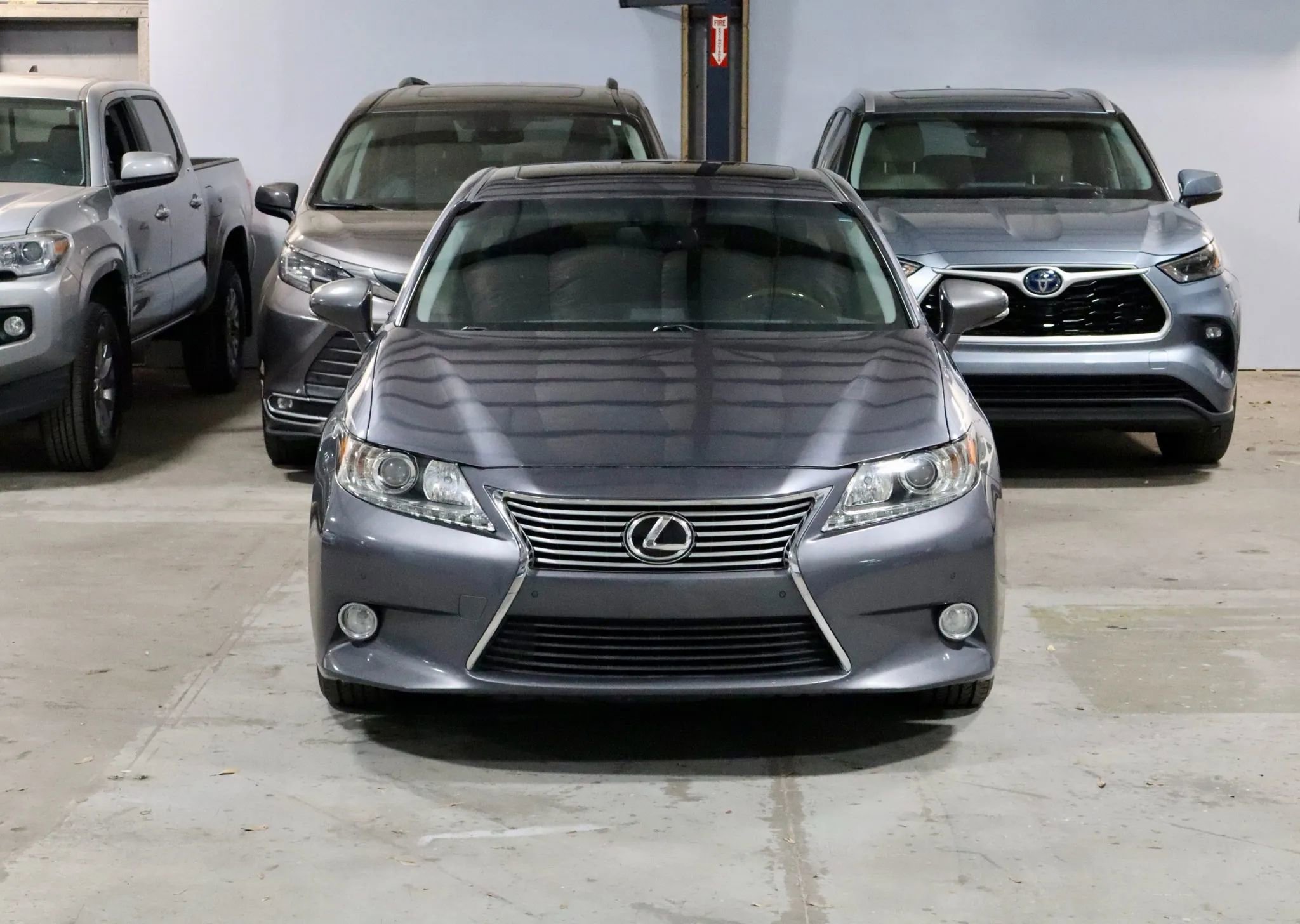 Used 2015 Lexus ES 350 ES 350 Sedan 4D image 2