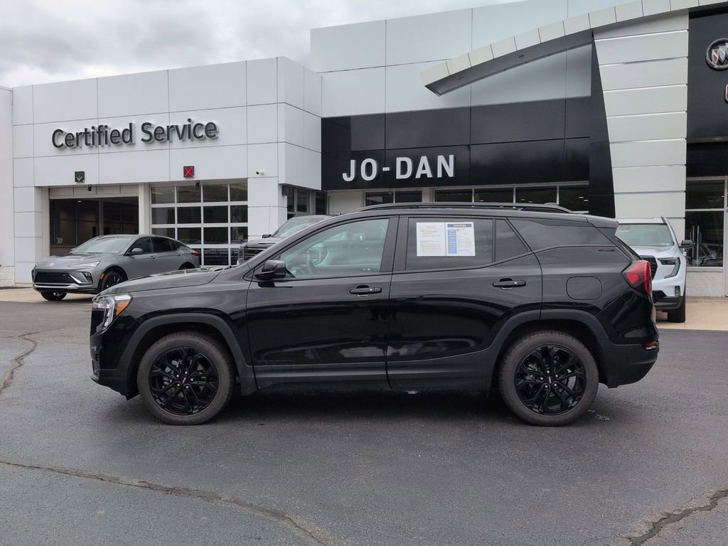 Certified 2022 GMC Terrain SLE w/ Driver Convenience Package AWD/4WD image 8