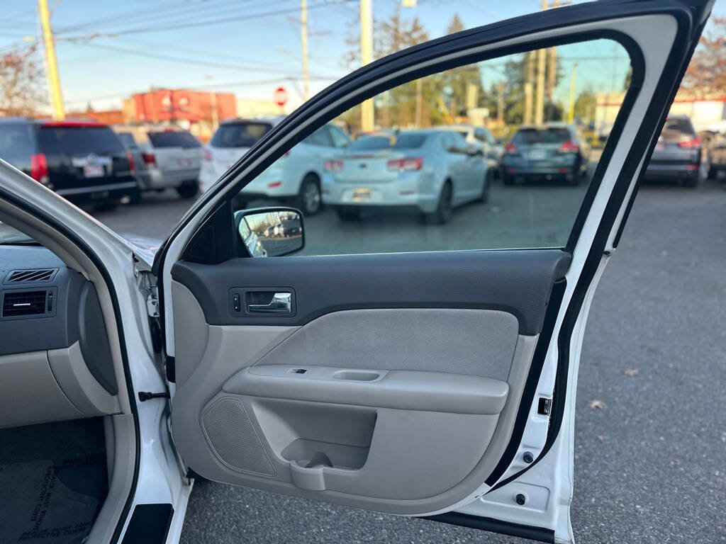 Used 2012 Ford Fusion SE image 24