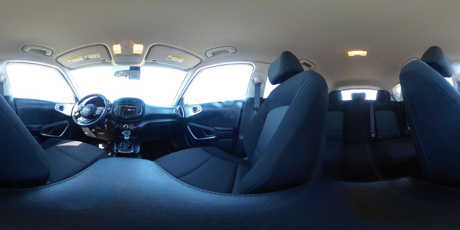 Used 2025 Kia Soul LX w/ LX Technology Package FWD image 37