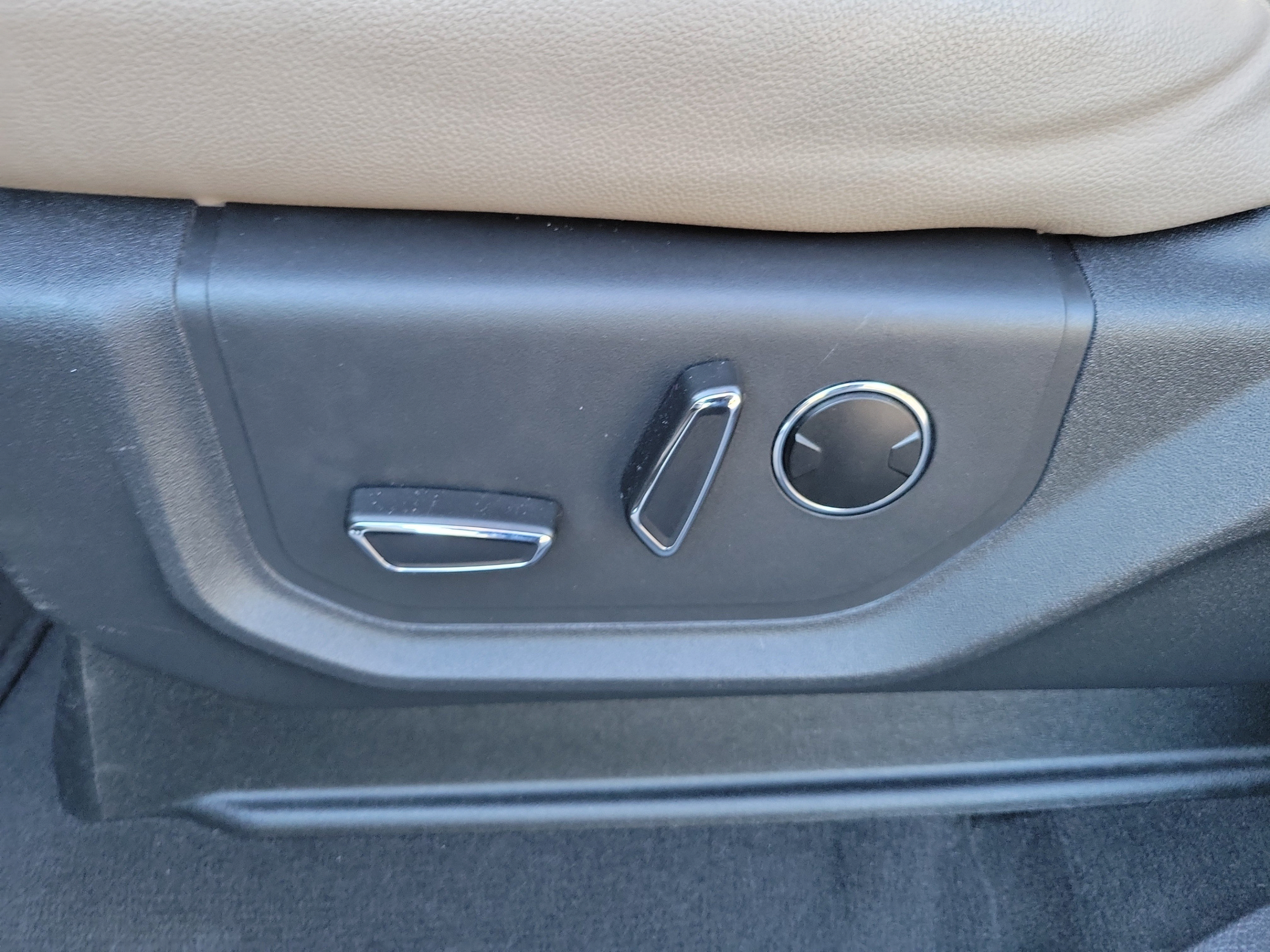Used 2024 Ford Expedition Limited AWD/4WD image 21