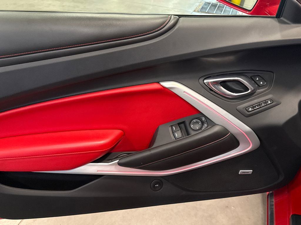 Used 2018 Chevrolet Camaro SS image 9