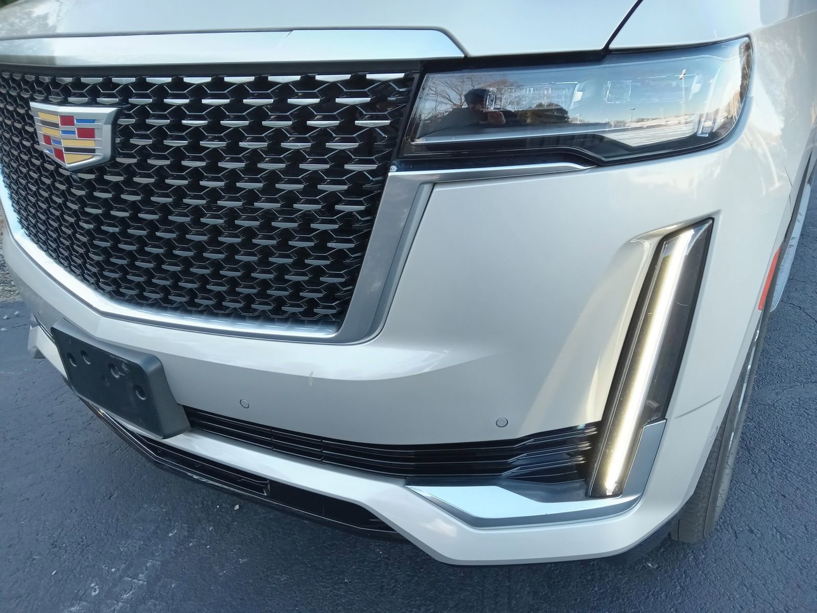 Used 2021 Cadillac Escalade ESV Premium Luxury image 7