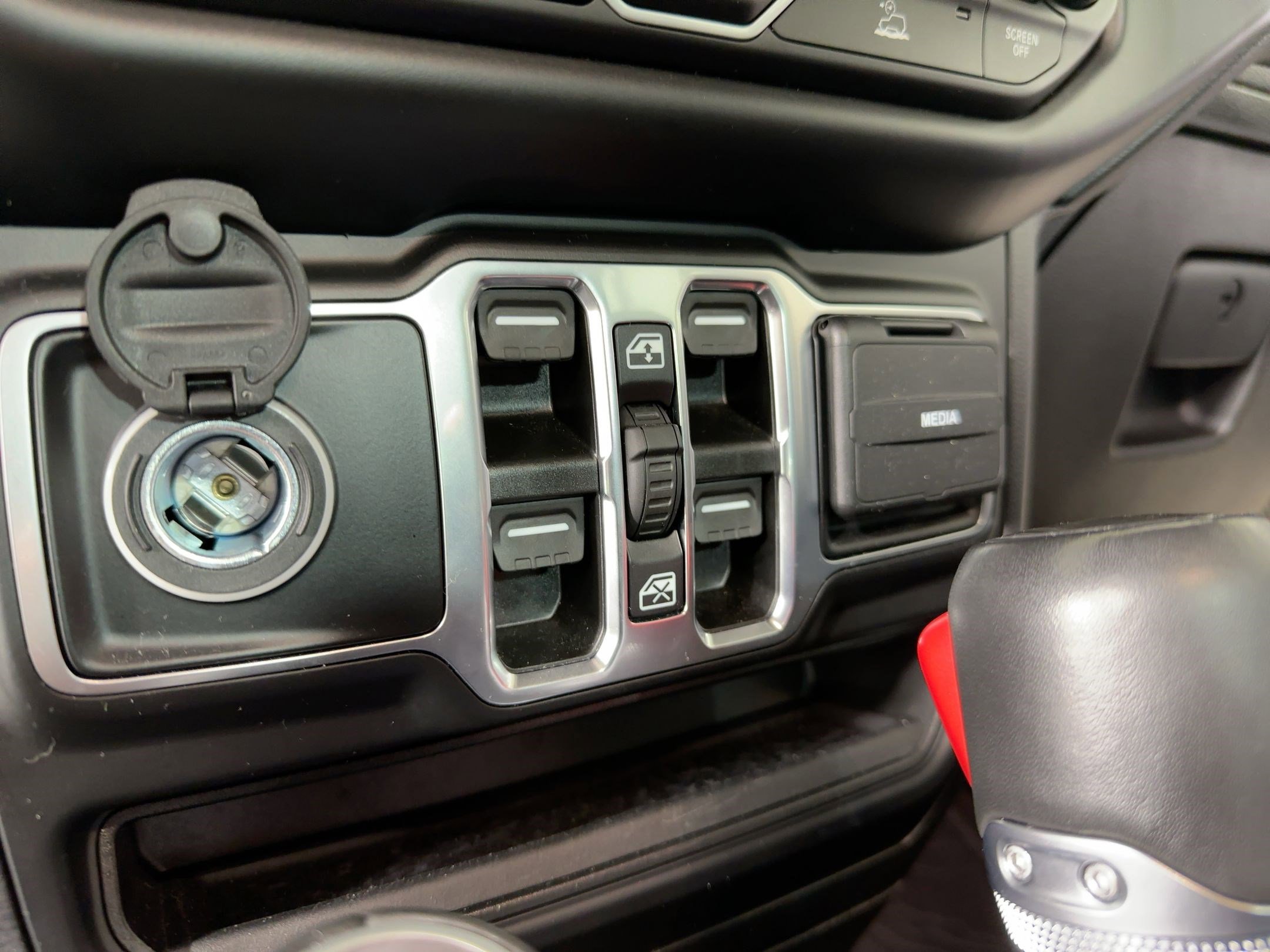 Used 2022 Jeep Gladiator Overland w/ Popular Equipment Package image 16