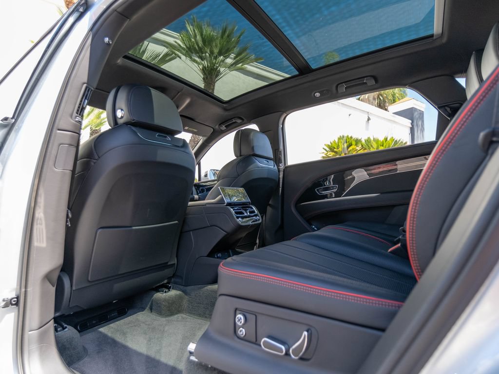 Used 2023 Bentley Bentayga Extended Wheelbase AWD/4WD image 21