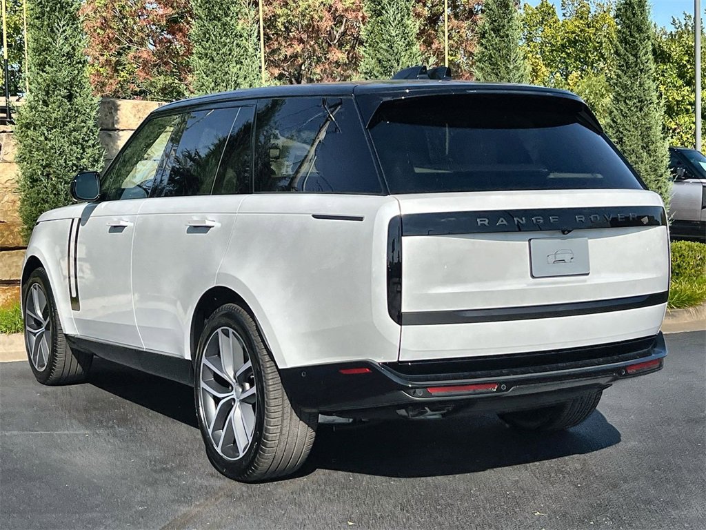 New 2025 Land Rover Range Rover SE image 3