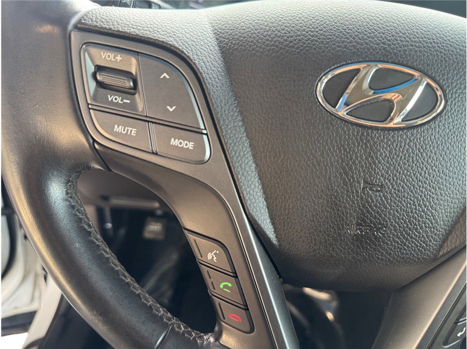 Used 2017 Hyundai Santa Fe Limited w/ Cargo Package image 14