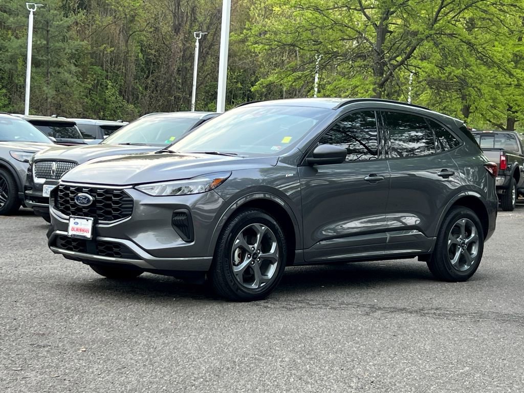 Used 2023 Ford Escape ST-Line w/ Tech Pack #1 AWD/4WD image 3