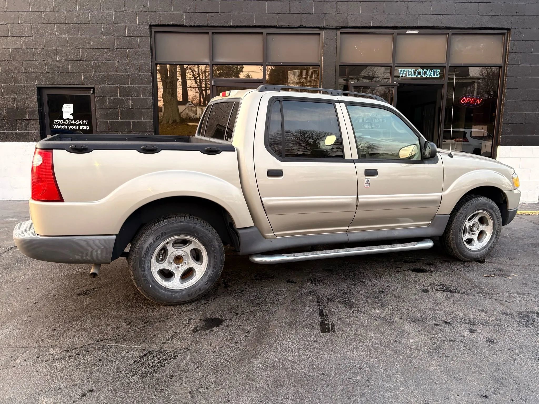 Used 2005 Ford Explorer Sport Trac XLS RWD image 5
