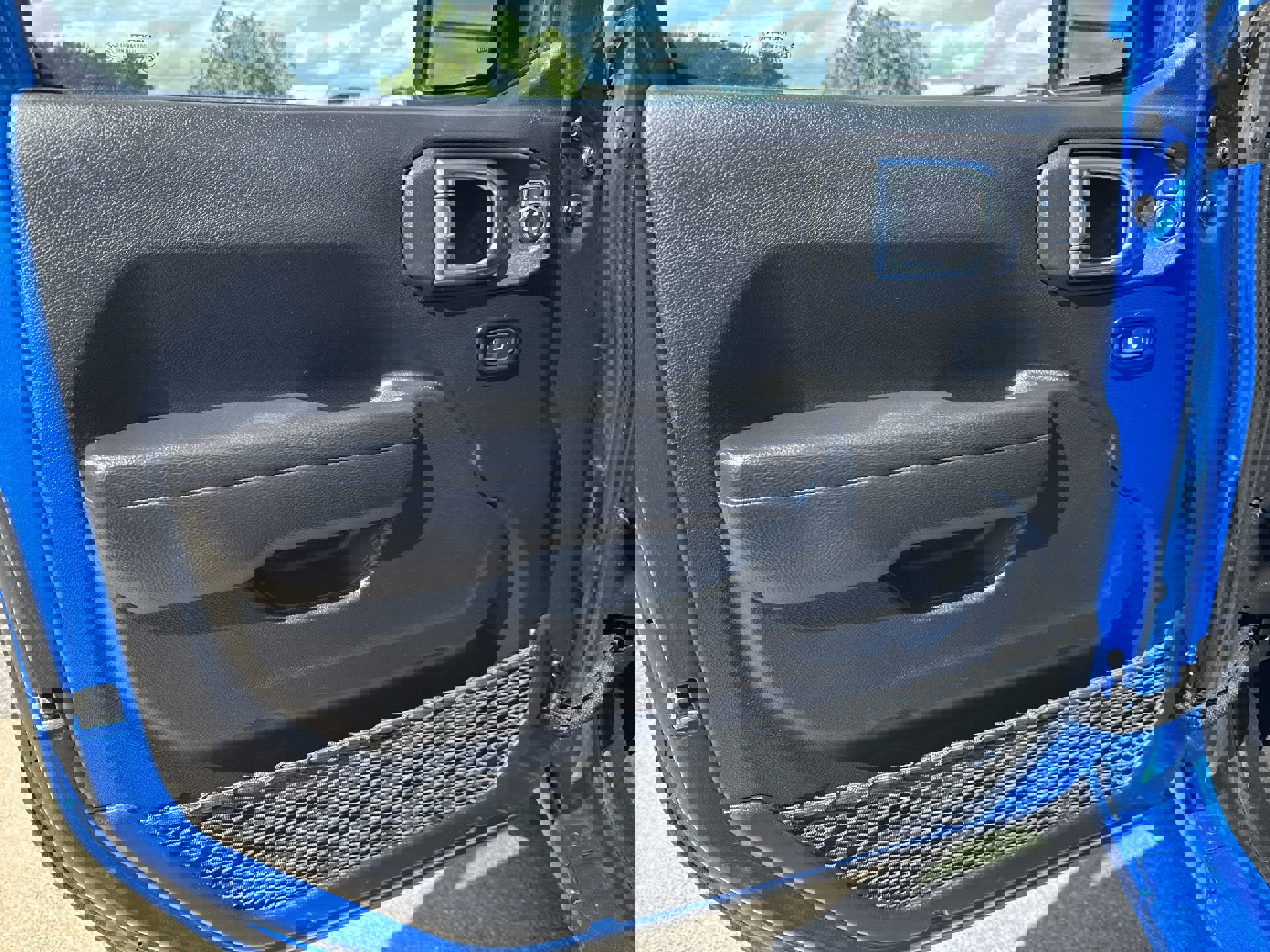 Used 2024 Jeep Wrangler Unlimited w/ Convenience Group image 20