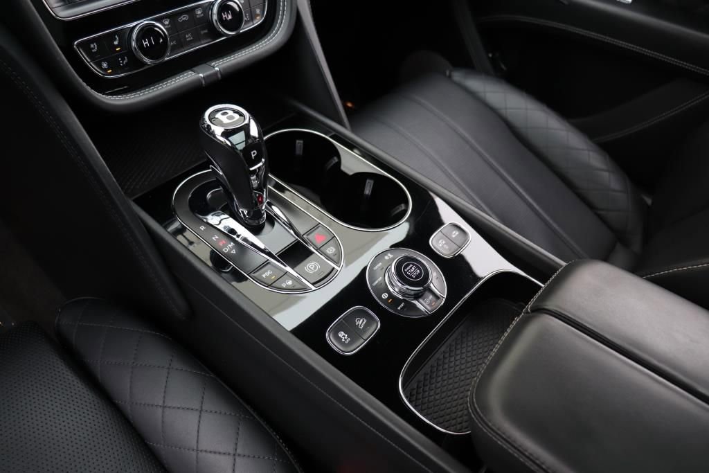 Used 2017 Bentley Bentayga image 61