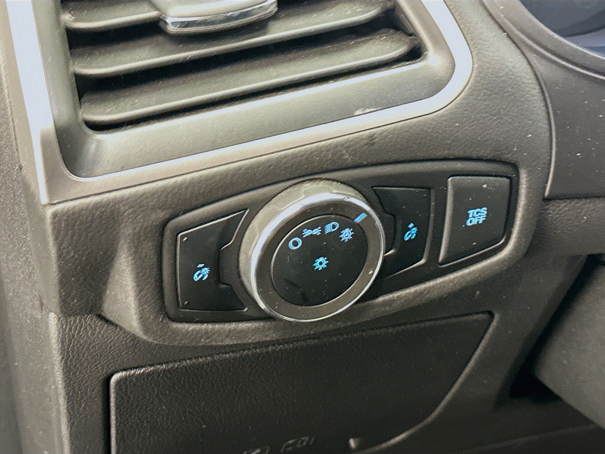 Used 2024 Ford Edge SEL image 17