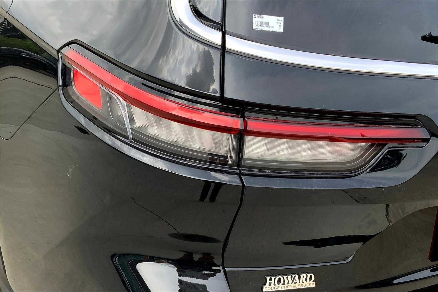 New 2025 Jeep Grand Cherokee L Limited w/ Trailer Tow Package image 15