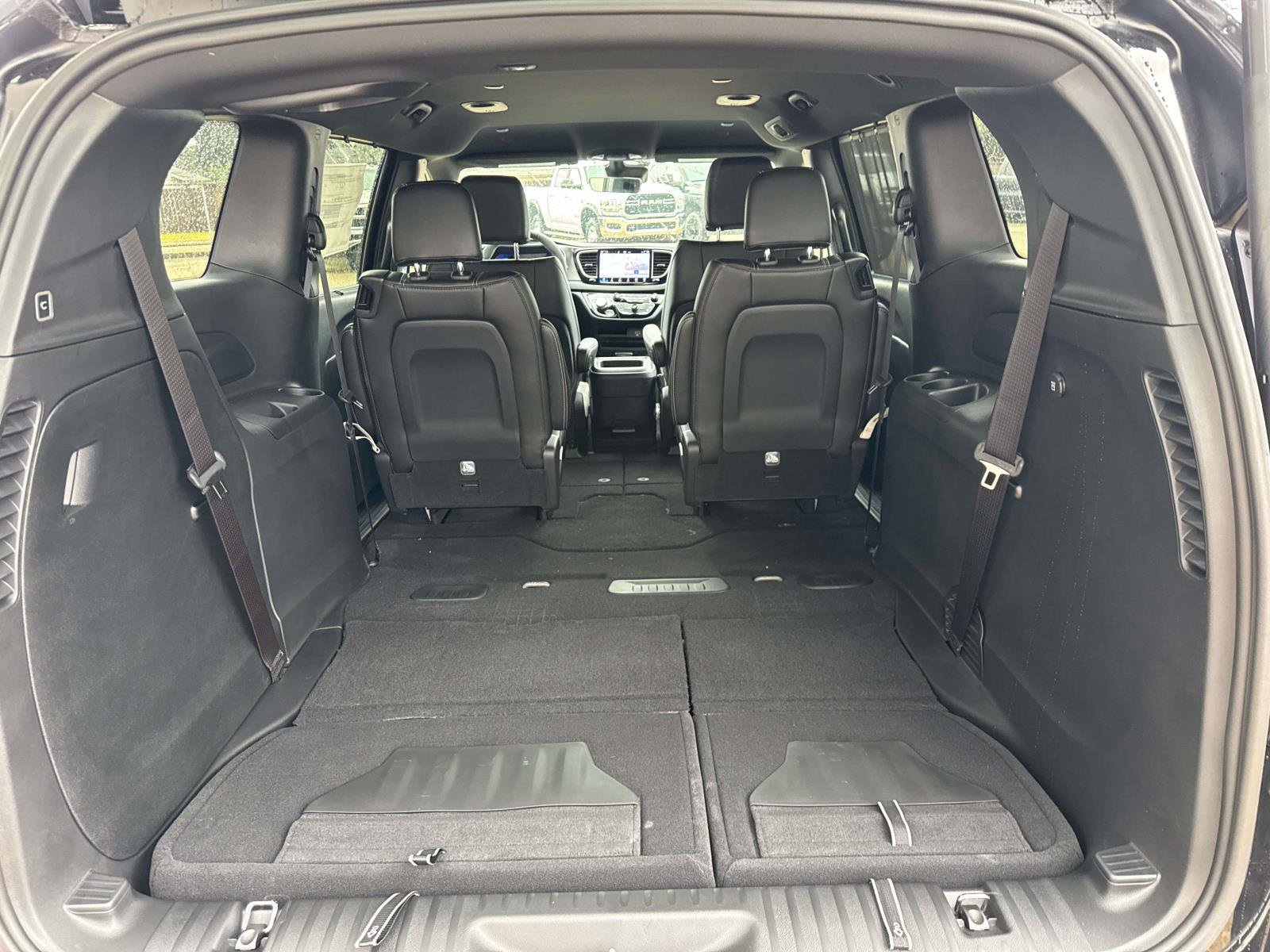 New 2026 Chrysler Voyager LX image 6