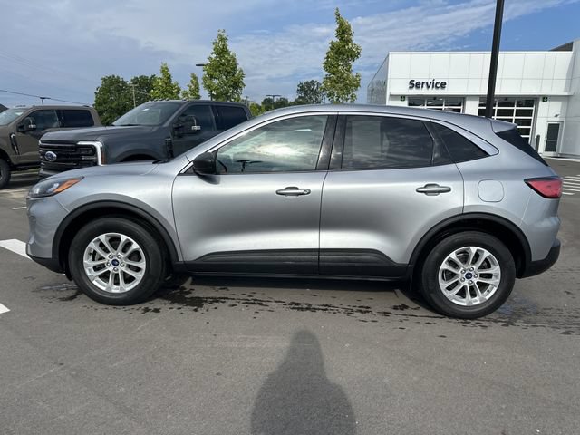 Certified 2022 Ford Escape SE AWD/4WD image 2