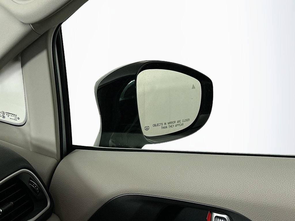 Certified 2024 Chrysler Pacifica Touring-L FWD image 27
