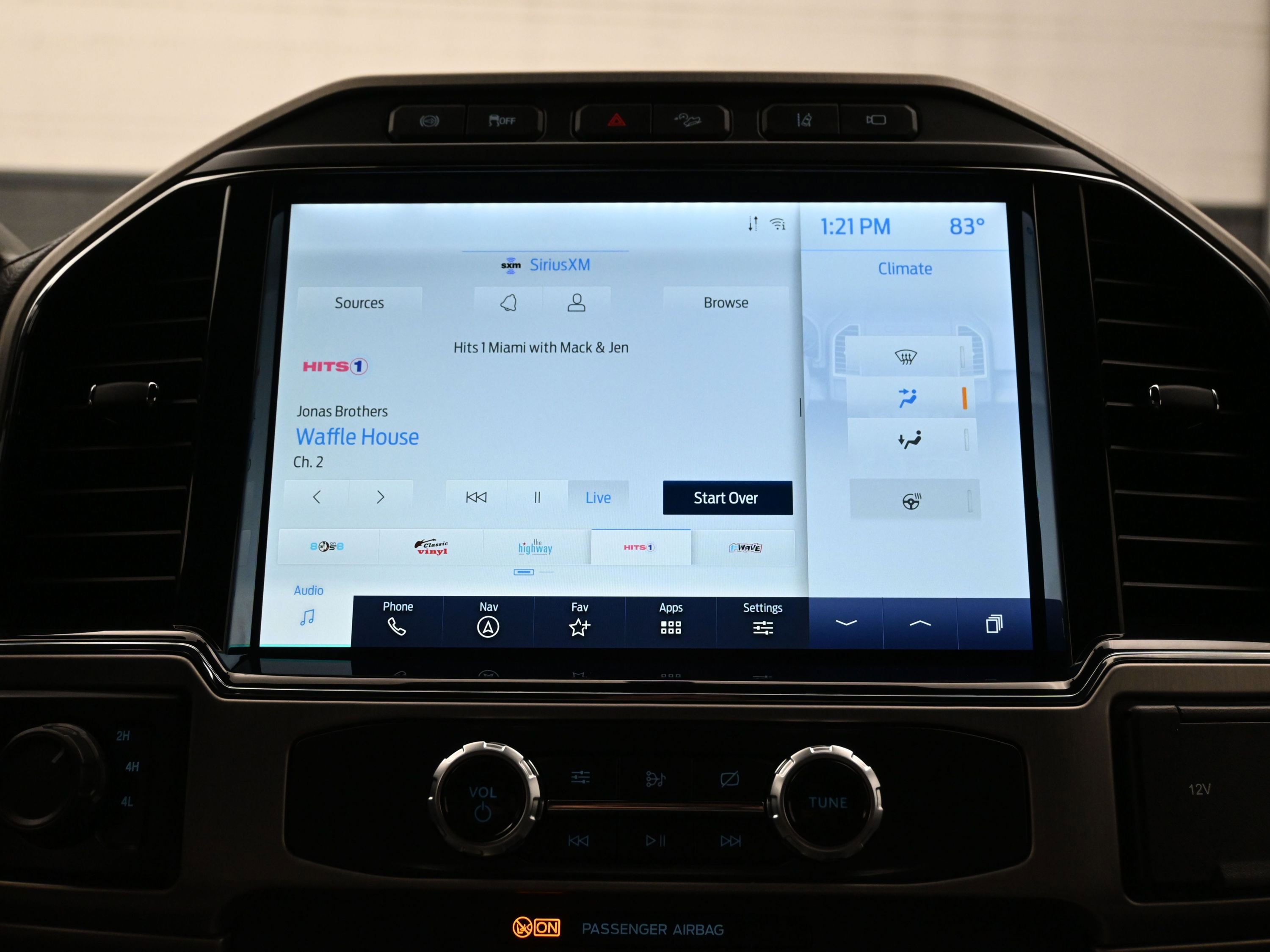 Used 2022 Ford F350 Platinum image 34