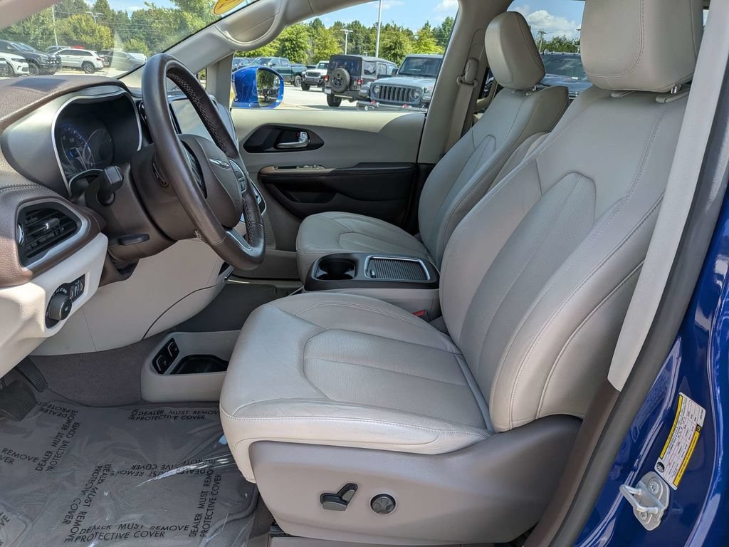 Used 2021 Chrysler Pacifica Touring-L w/ Premium & Safety Sphere Group FWD image 20