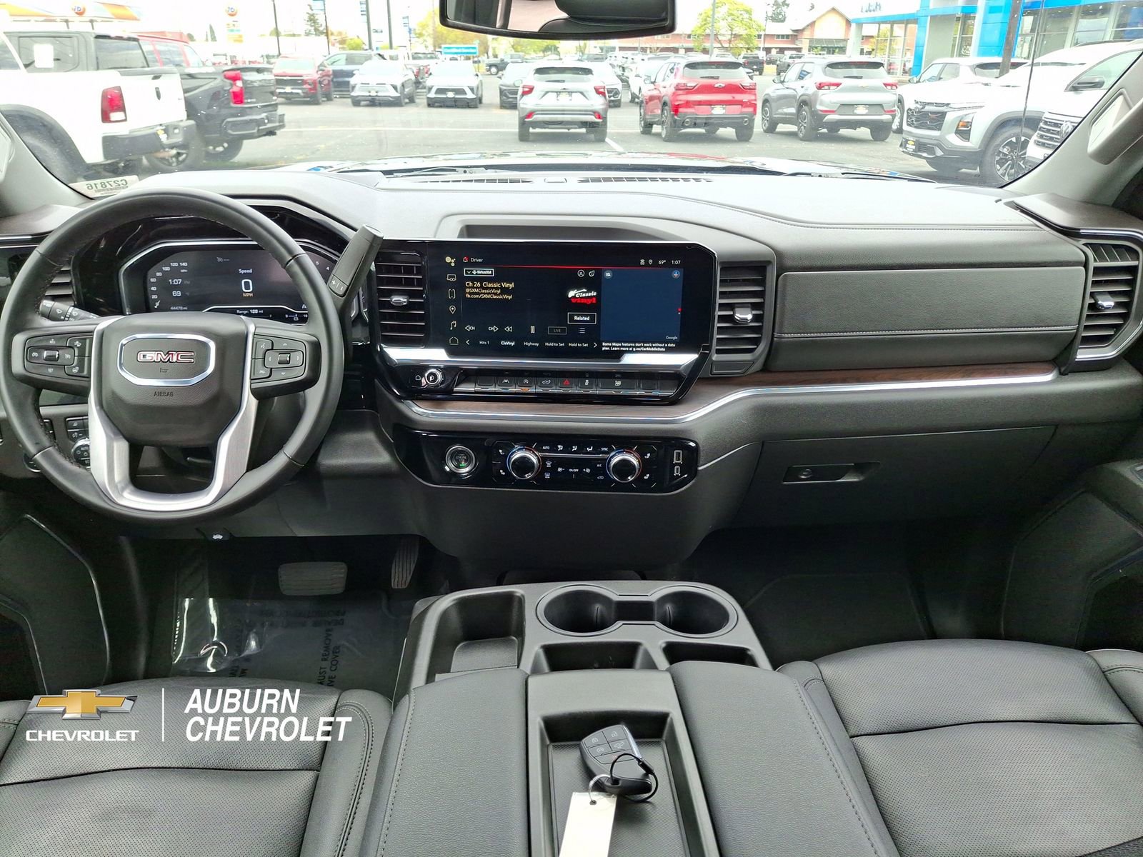 Certified 2024 GMC Sierra 1500 SLT image 9