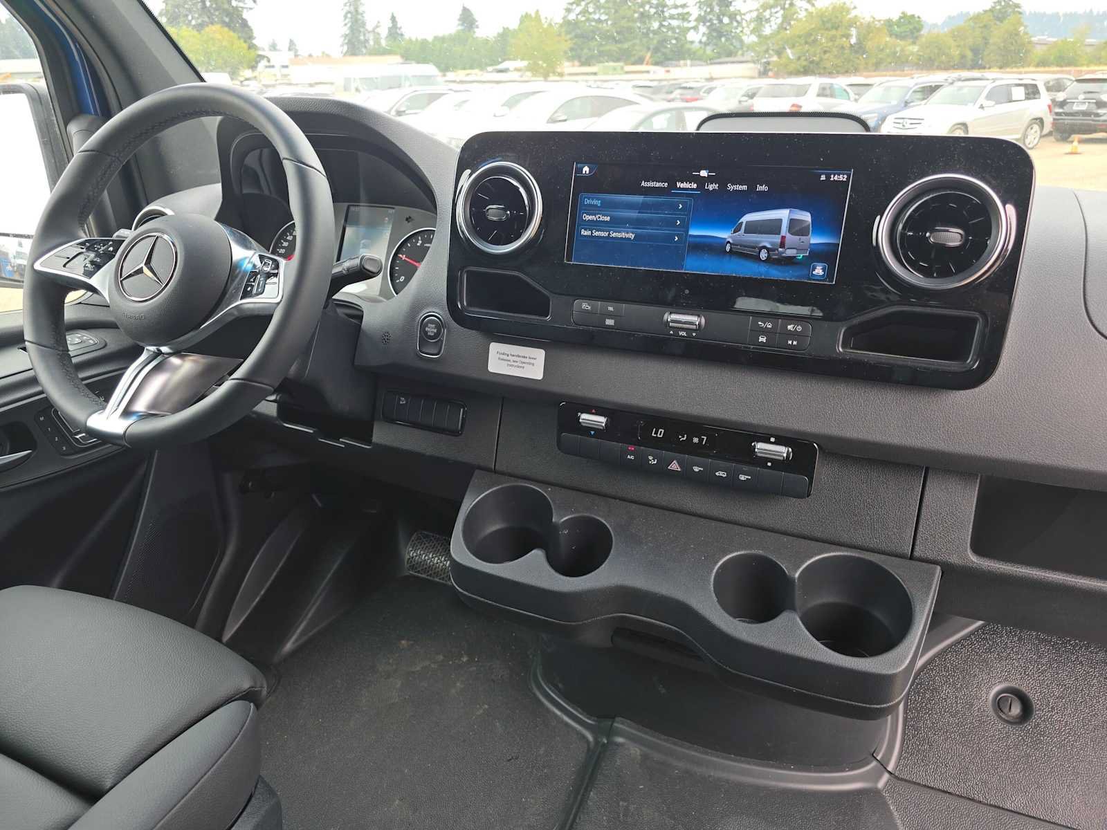 Used 2026 Mercedes-Benz Sprinter 2500 image 11