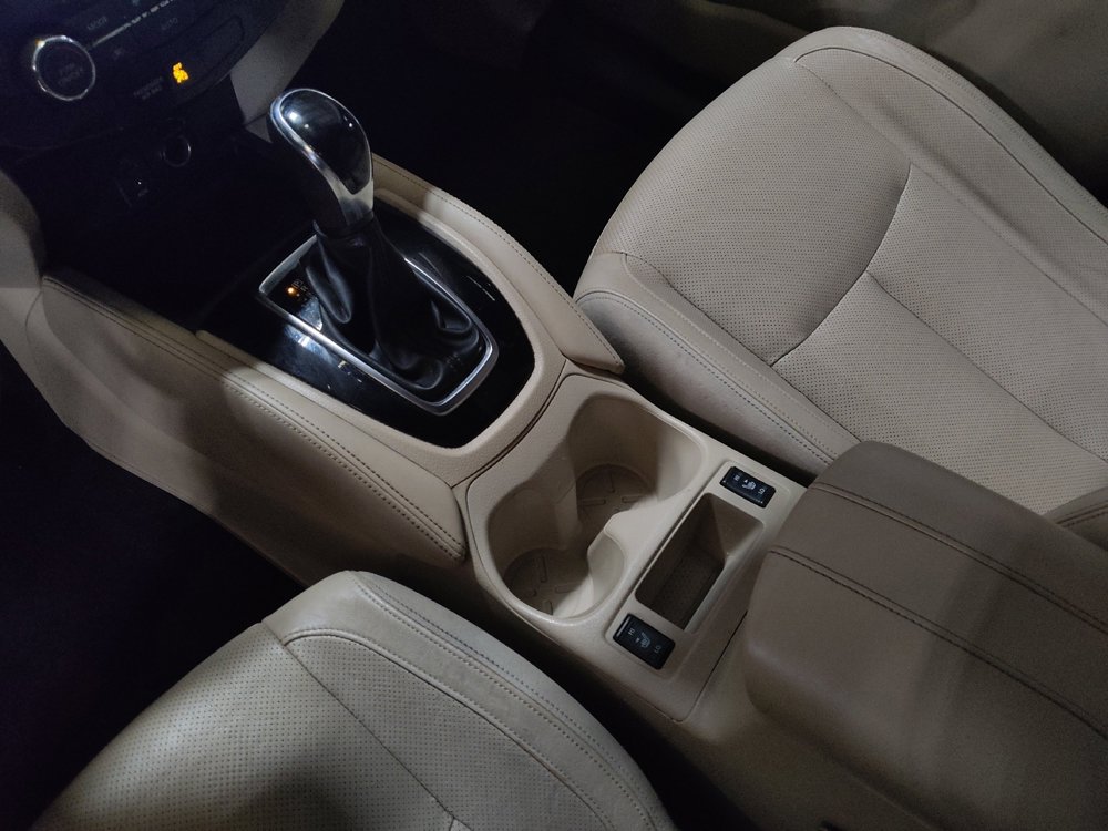 Used 2017 Nissan Rogue SL image 26