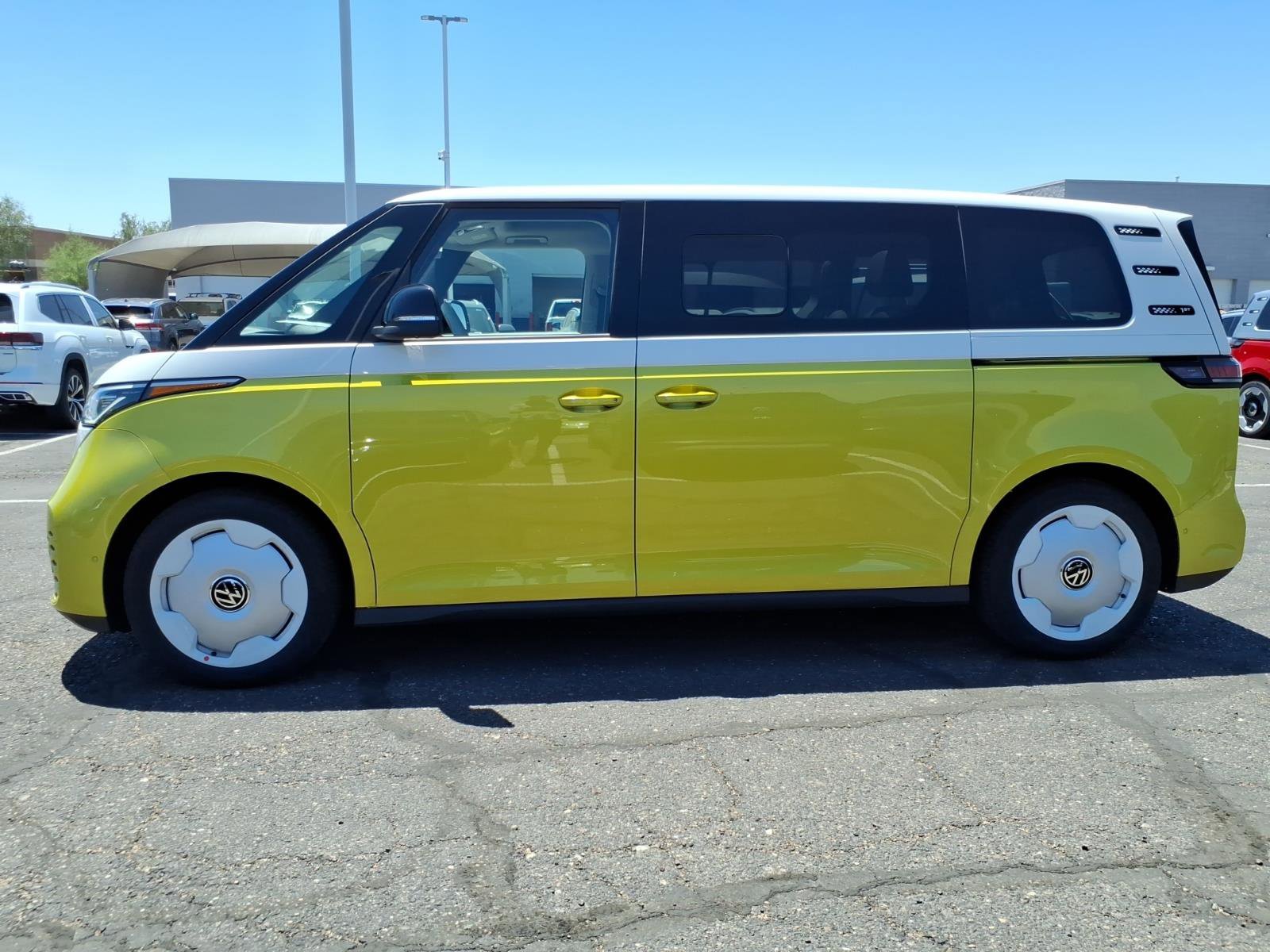 New 2025 Volkswagen ID. Buzz 1st Edition AWD/4WD image 4