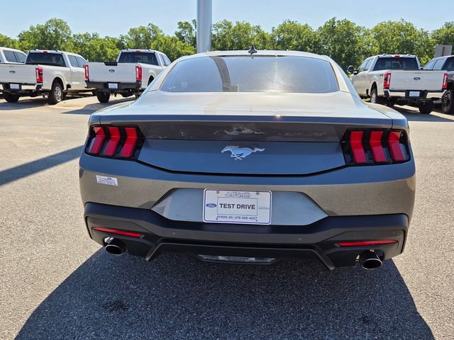 Used 2025 Ford Mustang Coupe RWD image 8