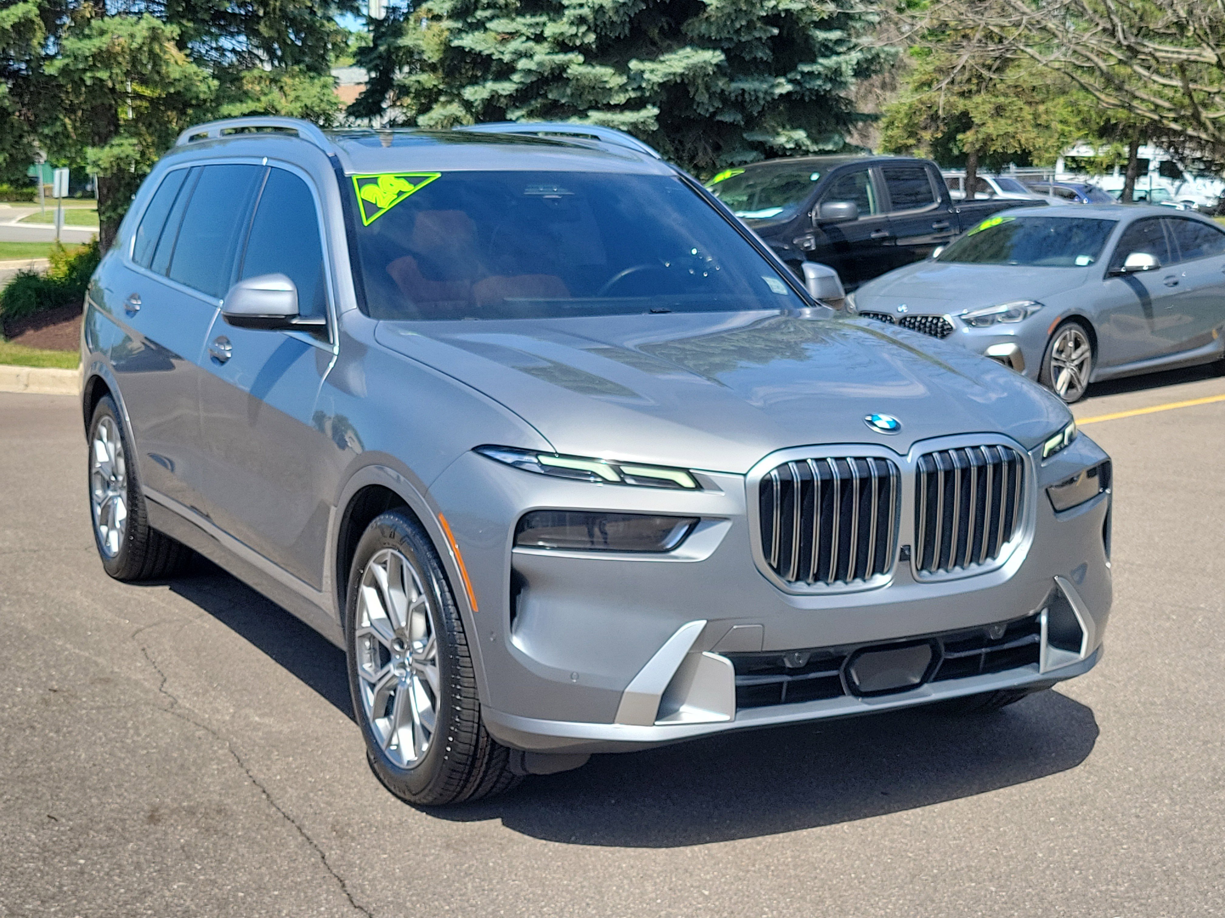 Used 2024 BMW X7 xDrive40i w/ Executive Package AWD/4WD image 3