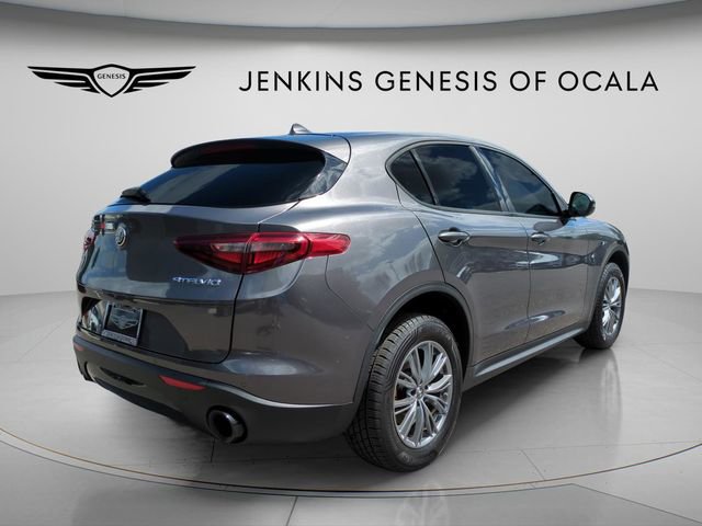 Used 2023 Alfa Romeo Stelvio Sprint image 3