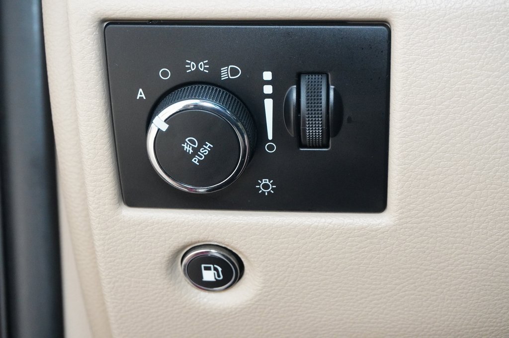 Used 2021 Jeep Grand Cherokee Limited image 23