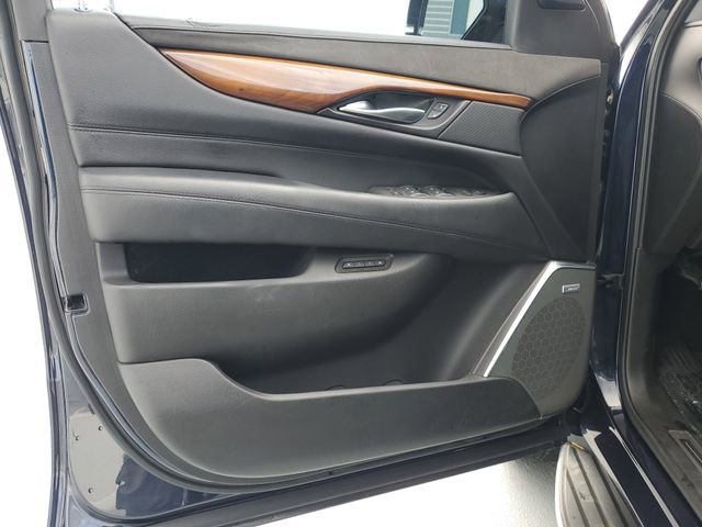 Used 2017 Cadillac Escalade Luxury image 27