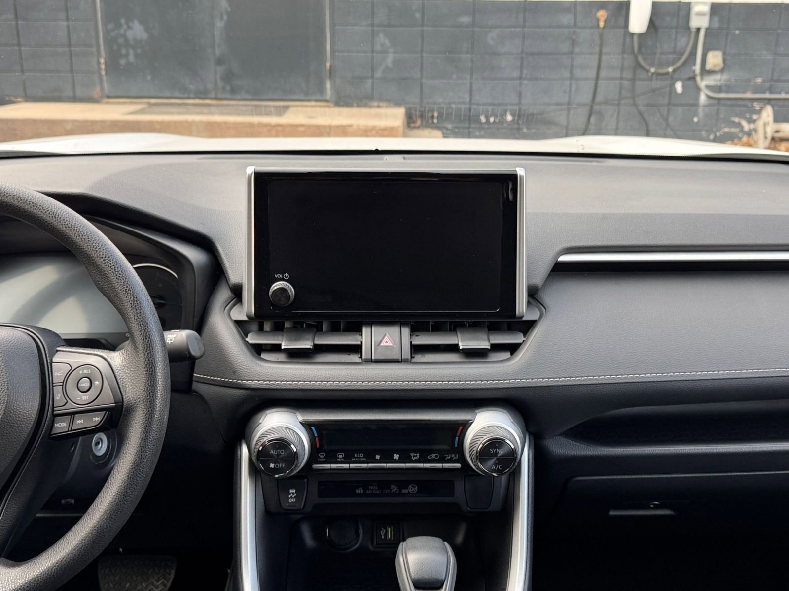 Used 2025 Toyota RAV4 LE image 21