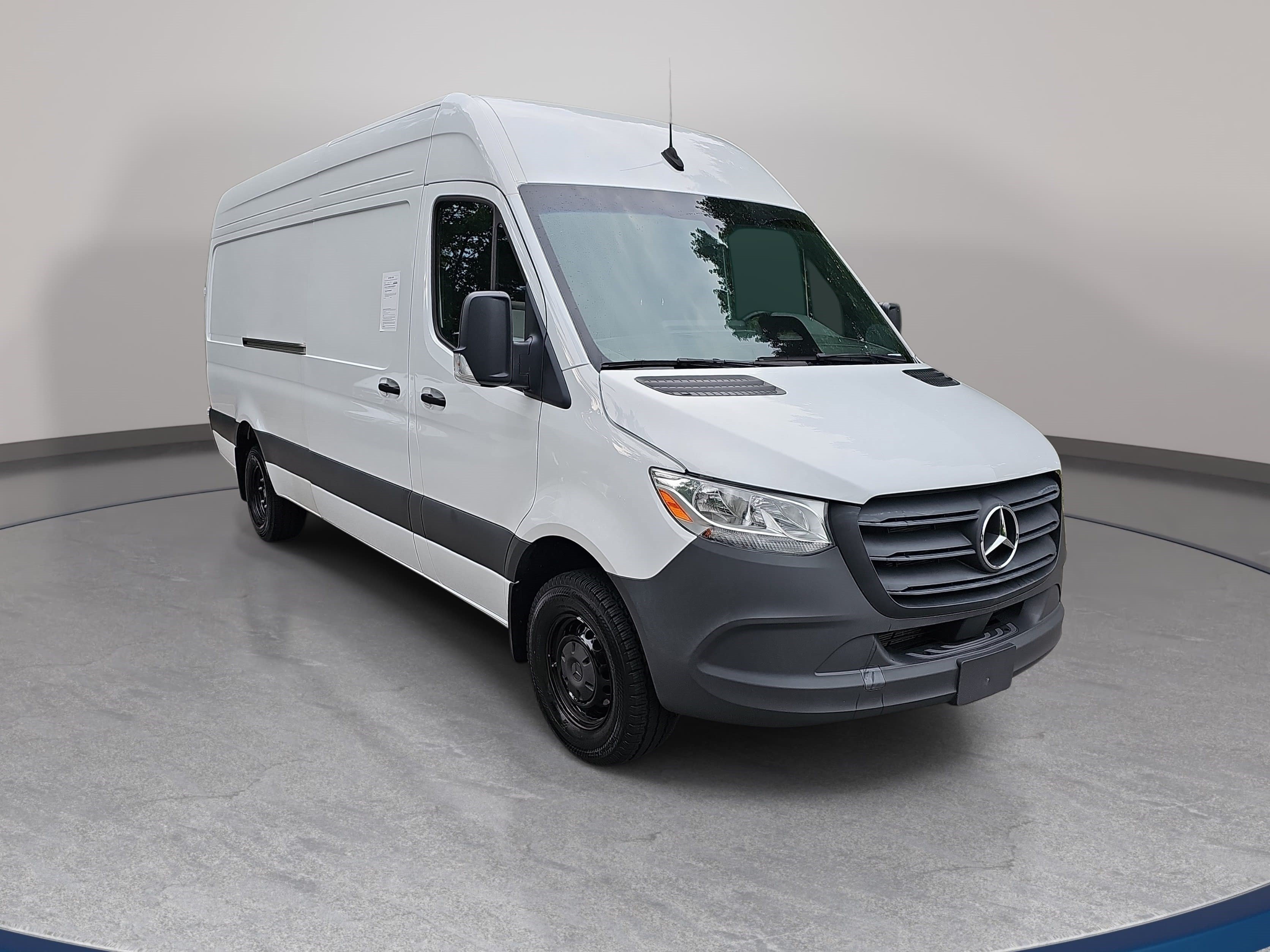Used 2025 Mercedes-Benz Sprinter 3500 image 3