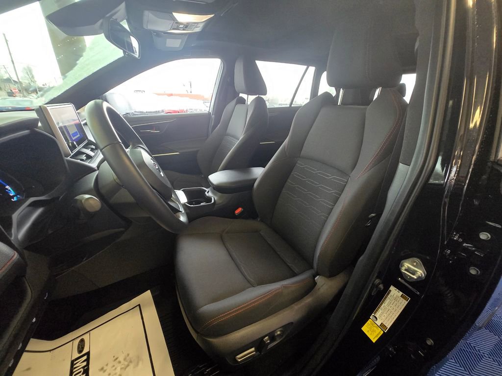 Used 2024 Toyota RAV4 SE image 9