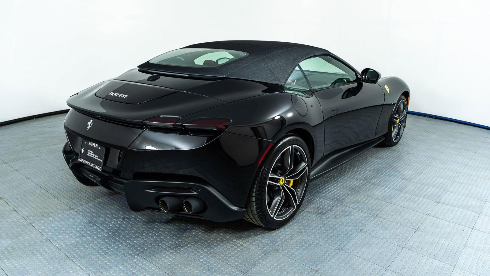 Certified 2025 Ferrari Roma Spider RWD image 37