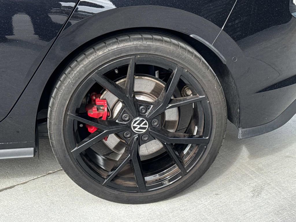 Used 2024 Volkswagen GTI Autobahn image 8
