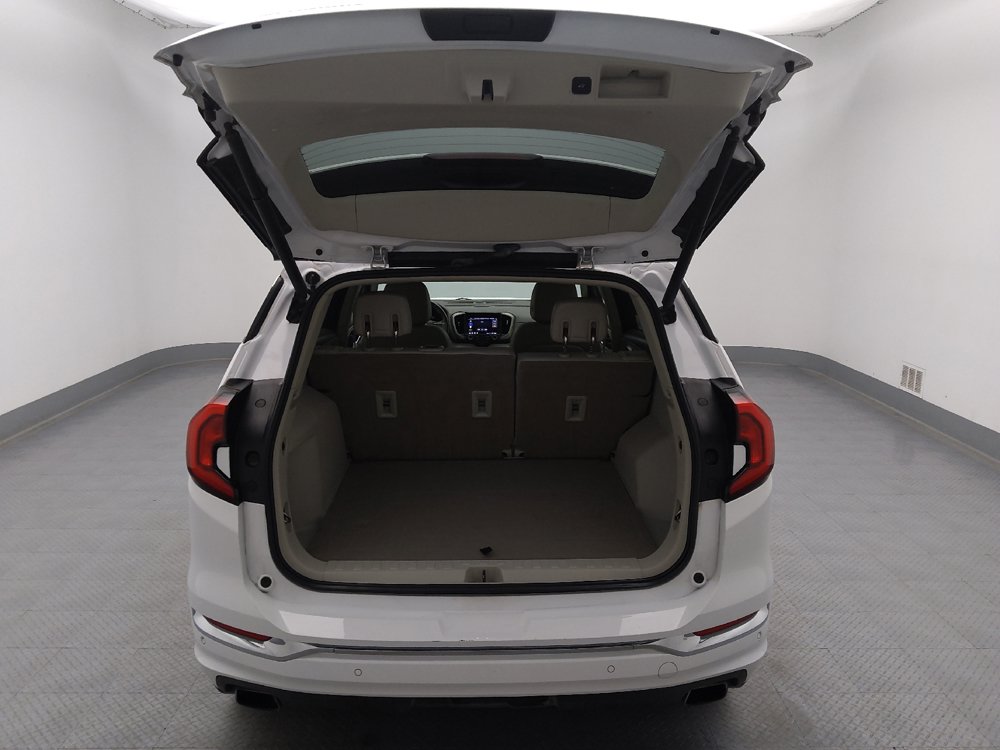 Used 2020 GMC Terrain Denali w/ Denali Premium Package FWD image 29