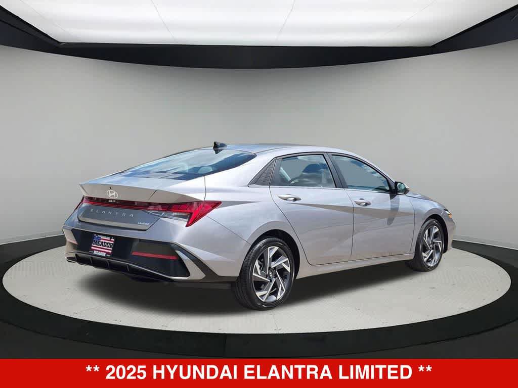 Used 2025 Hyundai Elantra Limited FWD image 6