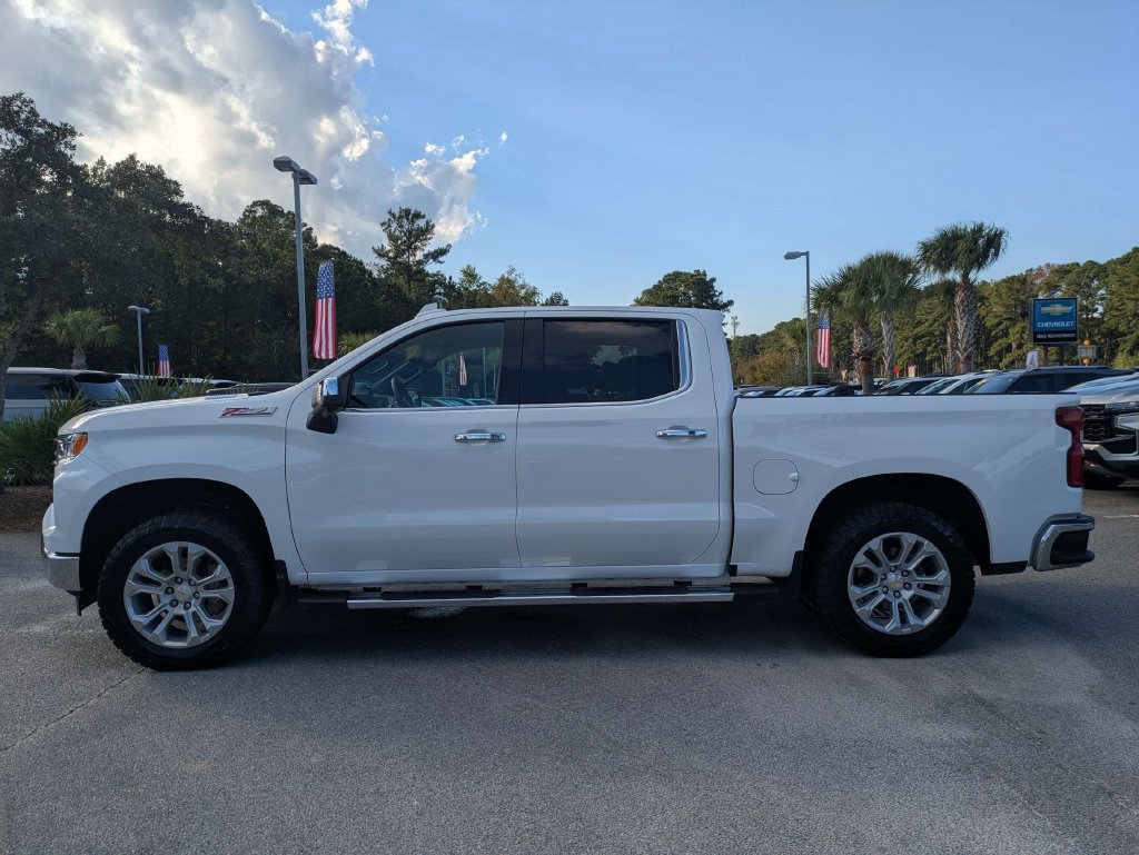 Used 2025 Chevrolet Silverado 1500 LTZ AWD/4WD image 7