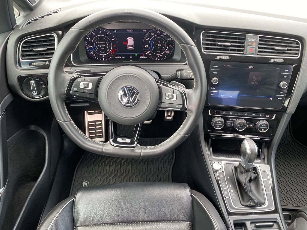 Used 2018 Volkswagen Golf R 4-Door AWD/4WD image 12