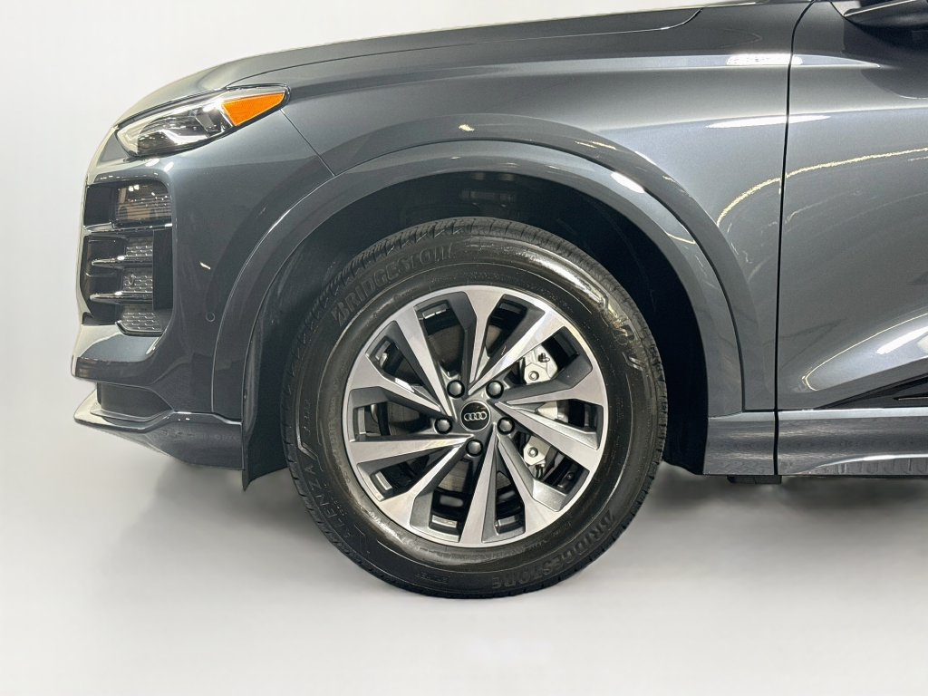 Used 2025 Audi Q6 e-tron Premium AWD/4WD image 23