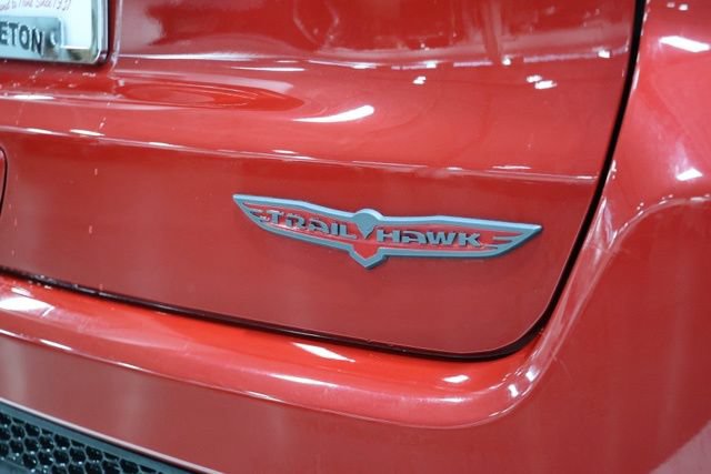 Used 2023 Jeep Compass Trailhawk w/ Trailhawk Convenience Group AWD/4WD image 14