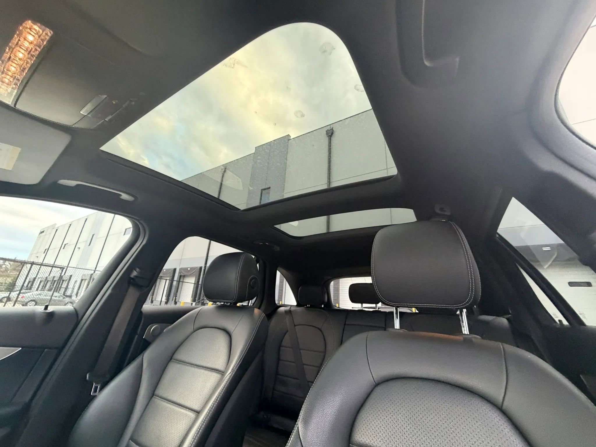 Used 2019 Mercedes-Benz GLC 300 4MATIC image 23