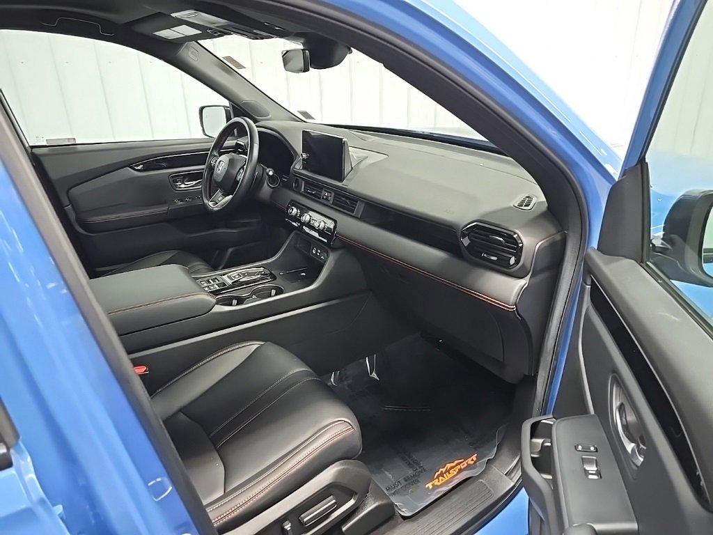 Used 2023 Honda Pilot TrailSport image 16