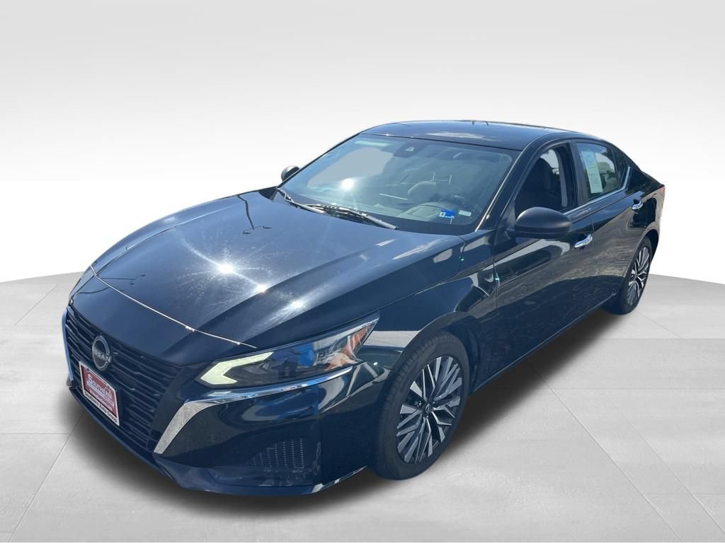 Used 2024 Nissan Altima 2.5 SV FWD image 31