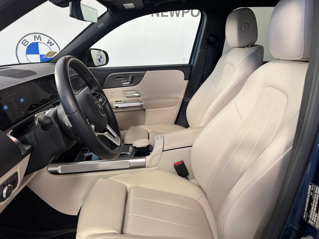 Used 2021 Mercedes-Benz GLB 250 4MATIC image 2