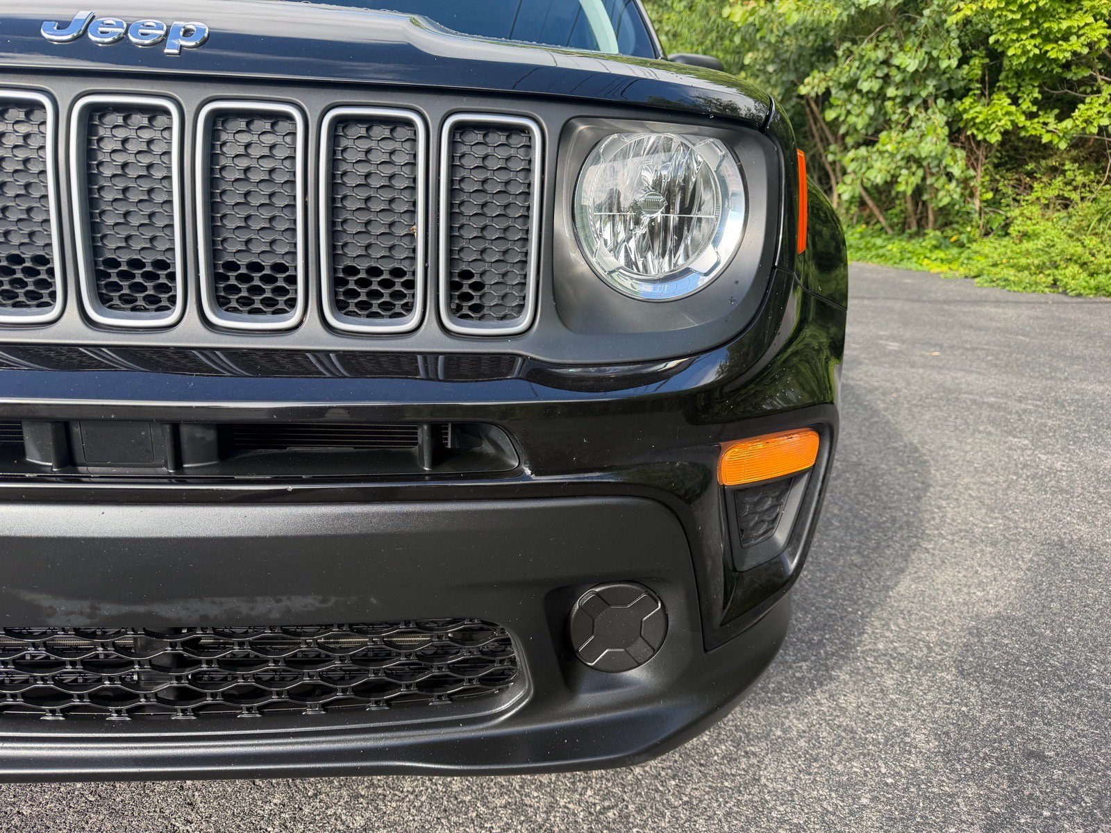 Used 2023 Jeep Renegade Latitude AWD/4WD image 6