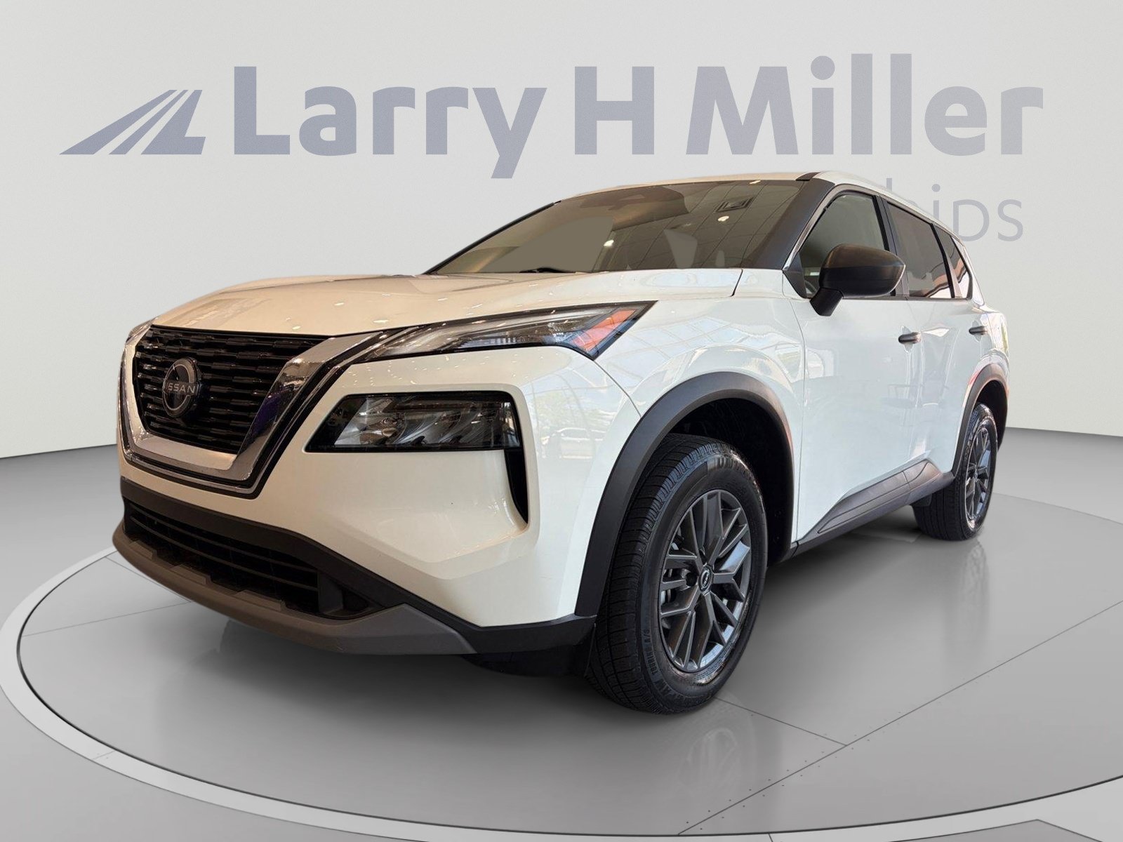 Used 2023 Nissan Rogue S FWD image 1