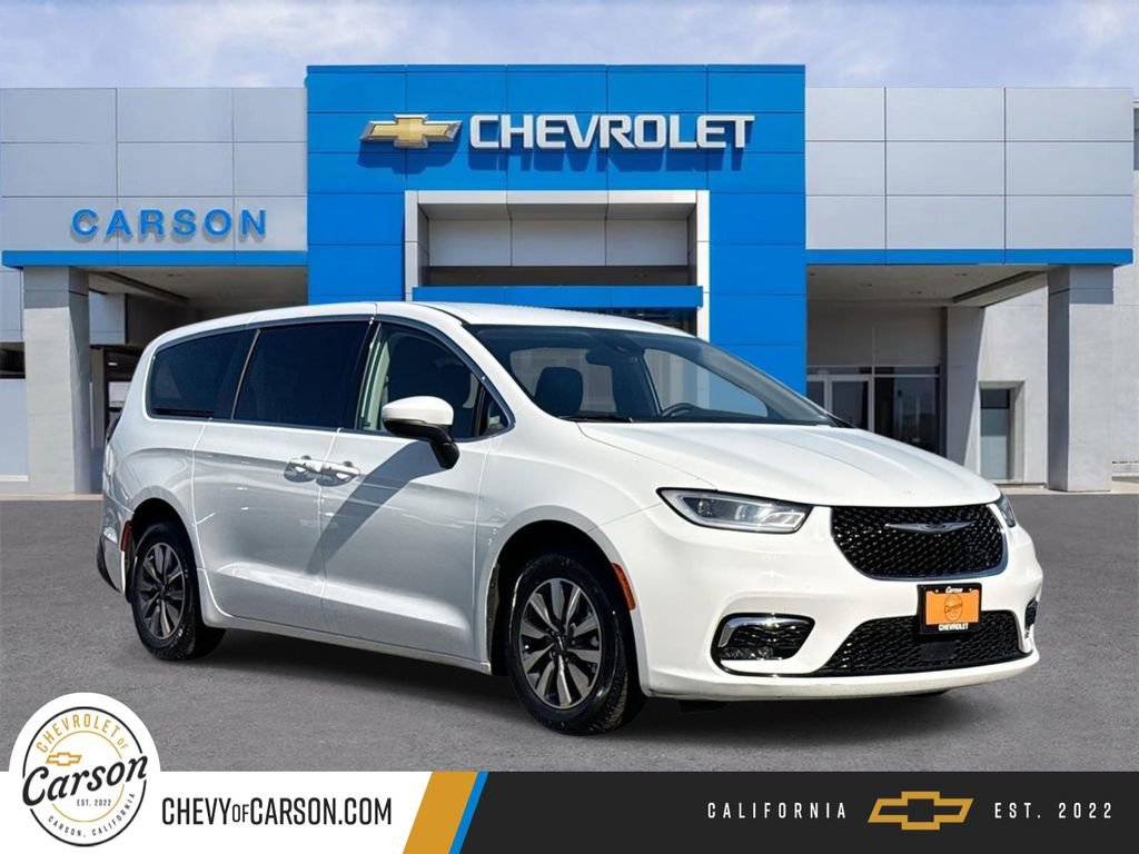 Used 2023 Chrysler Pacifica Touring-L